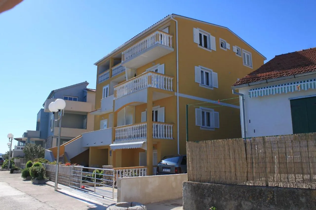 Apartment Preko 8384C