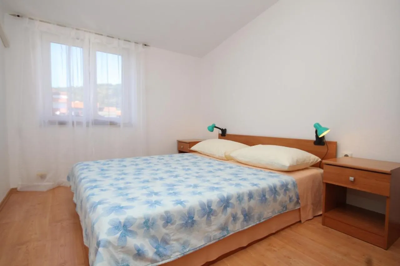 Apartment Preko 8384C