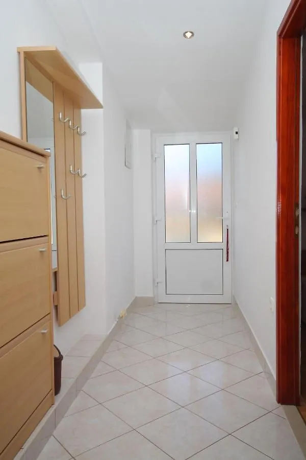 Apartment Preko 8384C